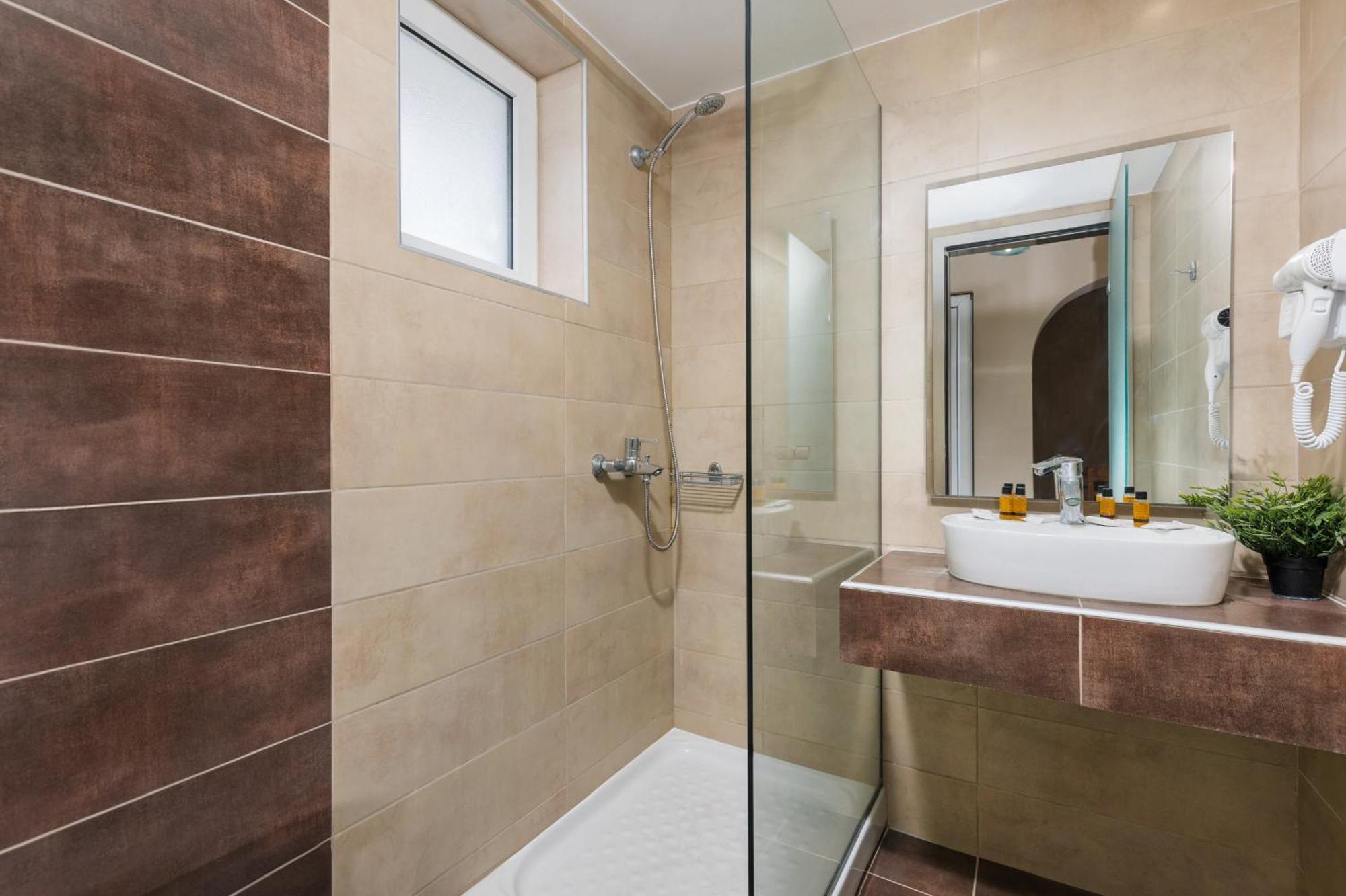 Yakinthos Hotel Лаганас Екстериор снимка