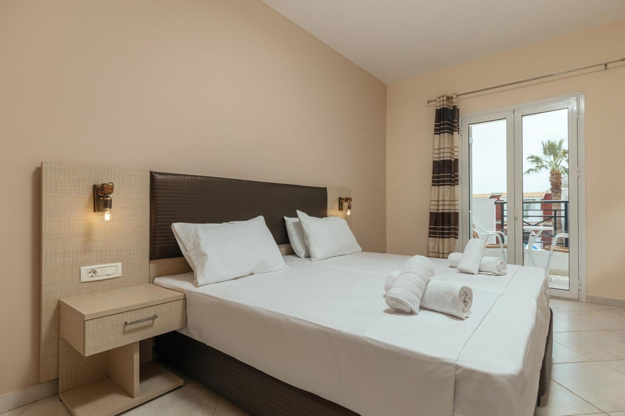Yakinthos Hotel Лаганас Екстериор снимка