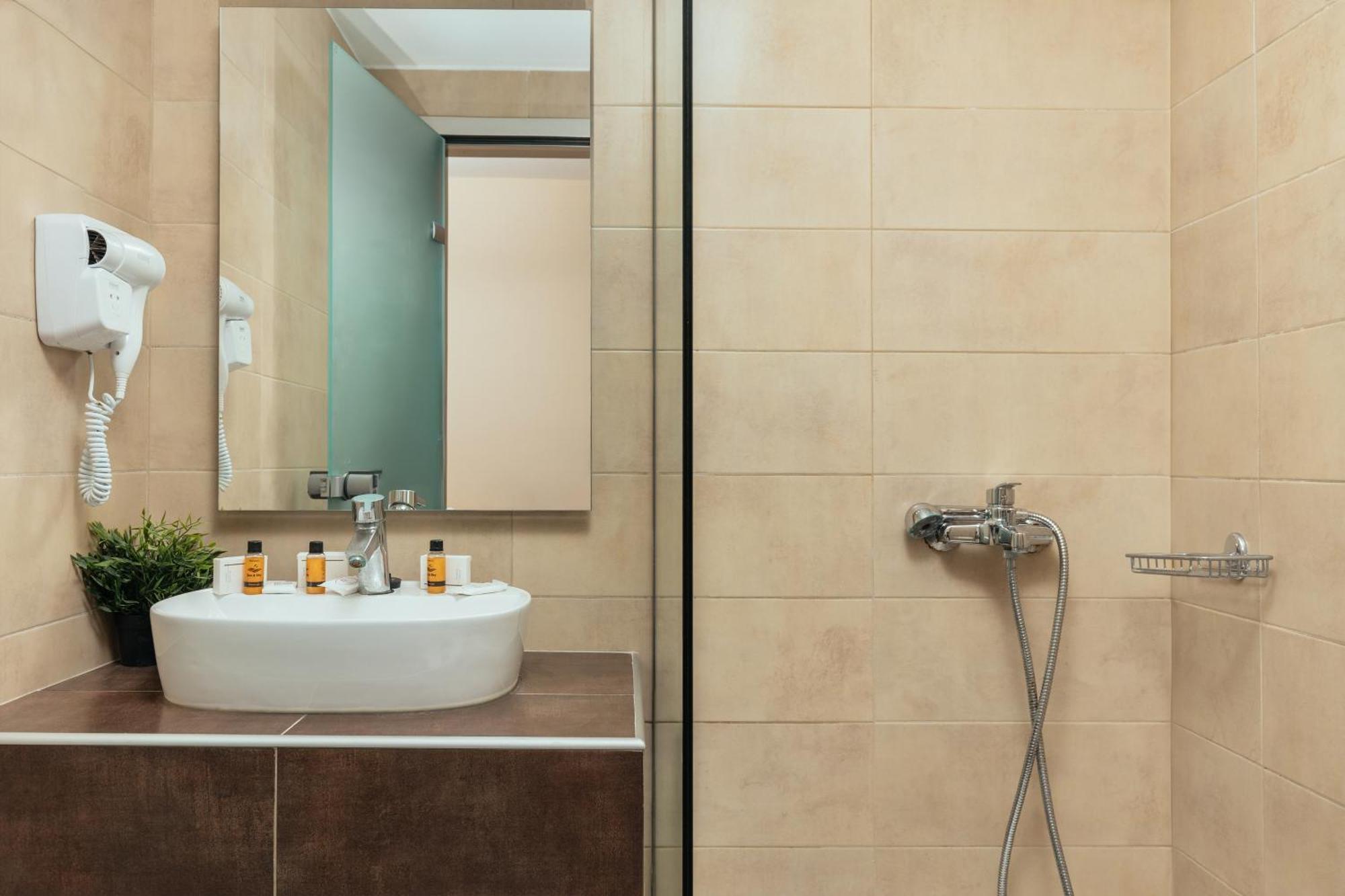 Yakinthos Hotel Лаганас Екстериор снимка
