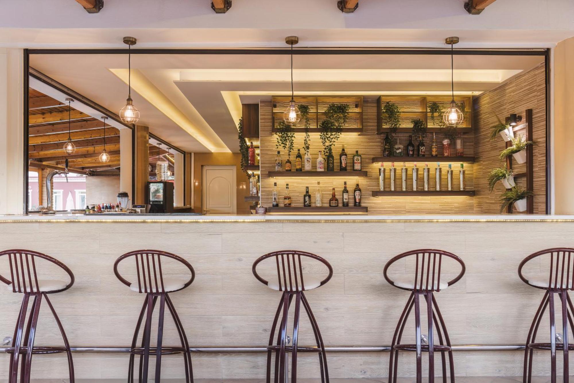 Yakinthos Hotel Лаганас Екстериор снимка